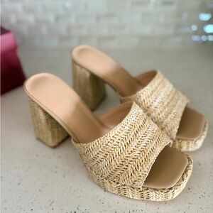 NWT Elegant Tan Woven Raffia Platform Wedge Espadrilles Sandals Heels